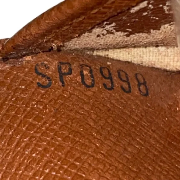 Louis Vuitton Elise Compact Wallet - Authentic - Picture 6 of 9